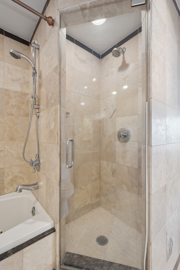 30 E Huron Street Unit: 5601