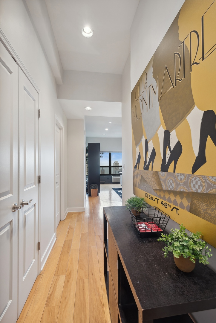 30 E Huron Street Unit: 5601