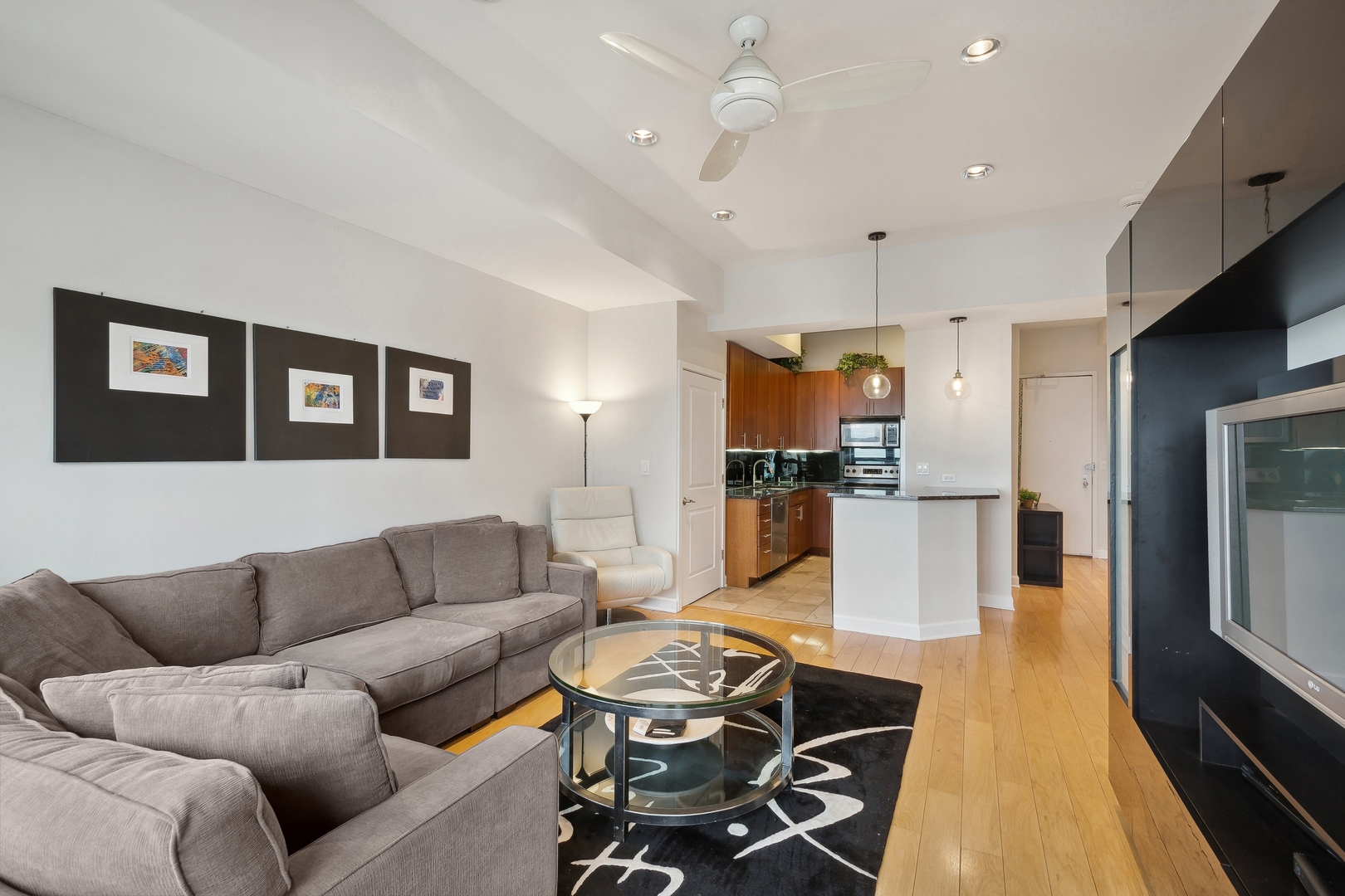 30 E Huron Street Unit: 5601