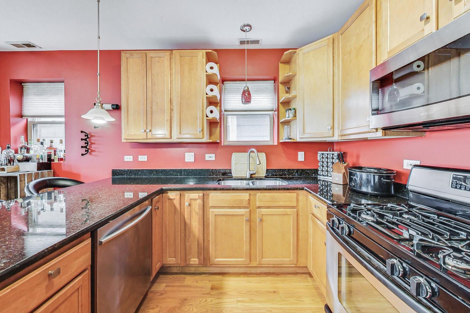 1617 N Artesian Avenue Unit: 2N