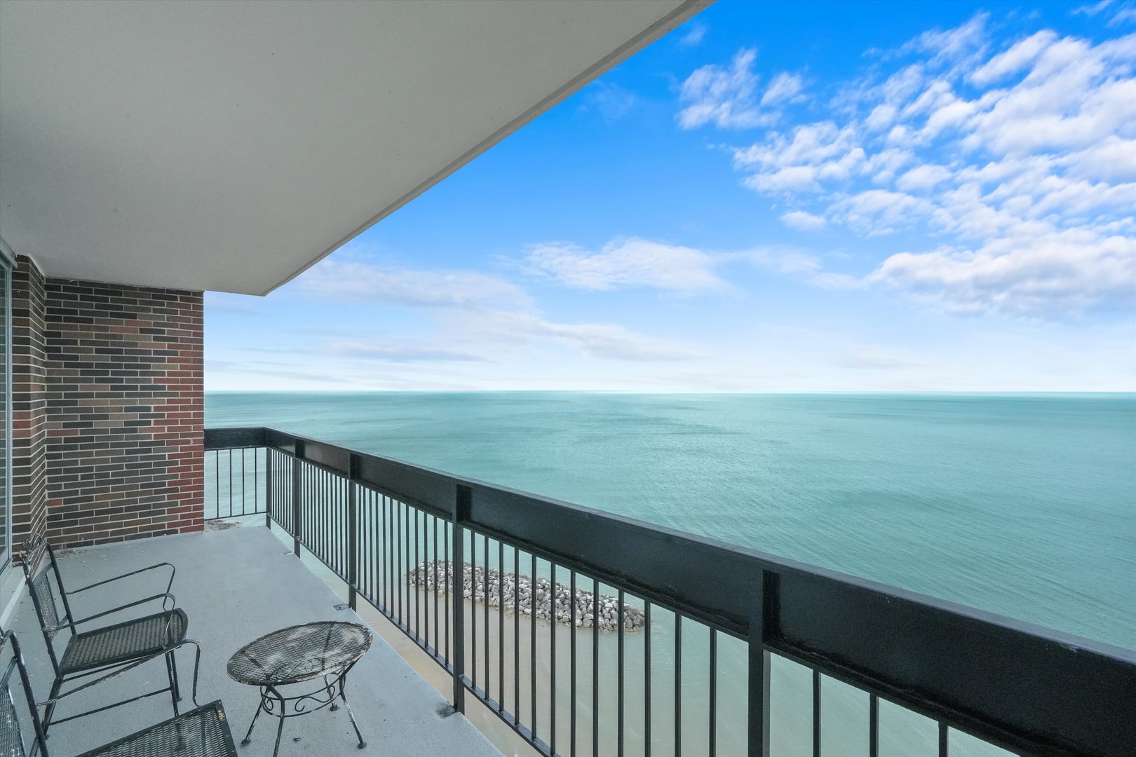 5901 N Sheridan Road Unit: 13B
