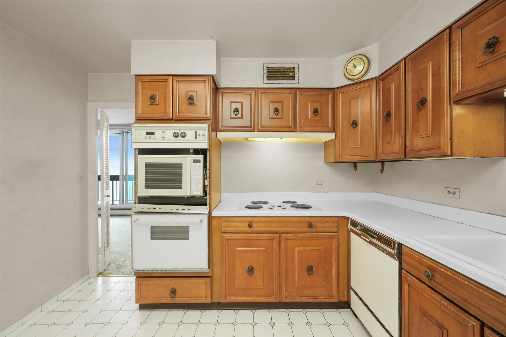 5901 N Sheridan Road Unit: 13B