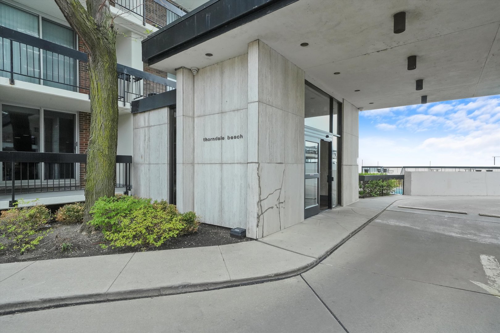 5901 N Sheridan Road Unit: 13B
