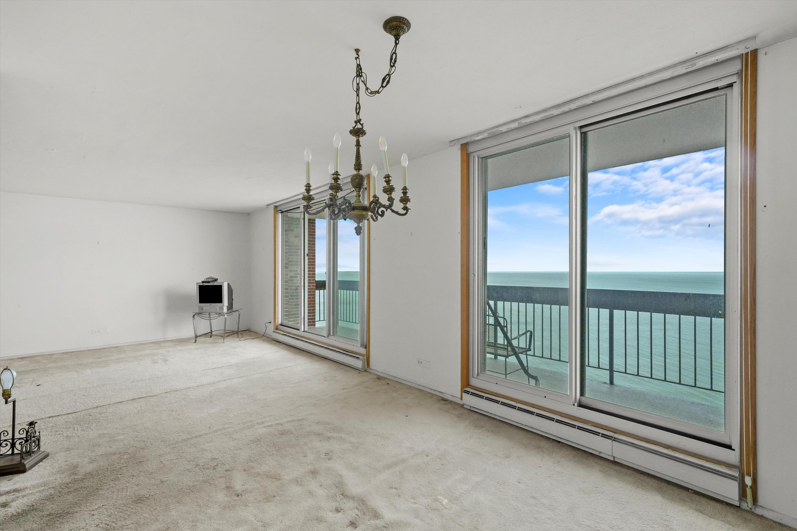 5901 N Sheridan Road Unit: 13B