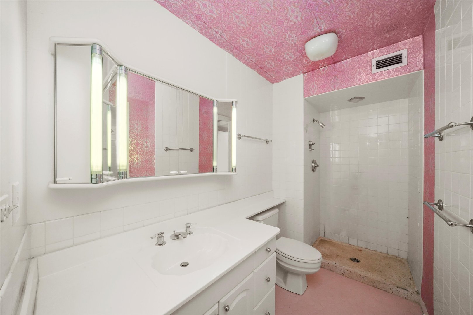 5901 N Sheridan Road Unit: 13B