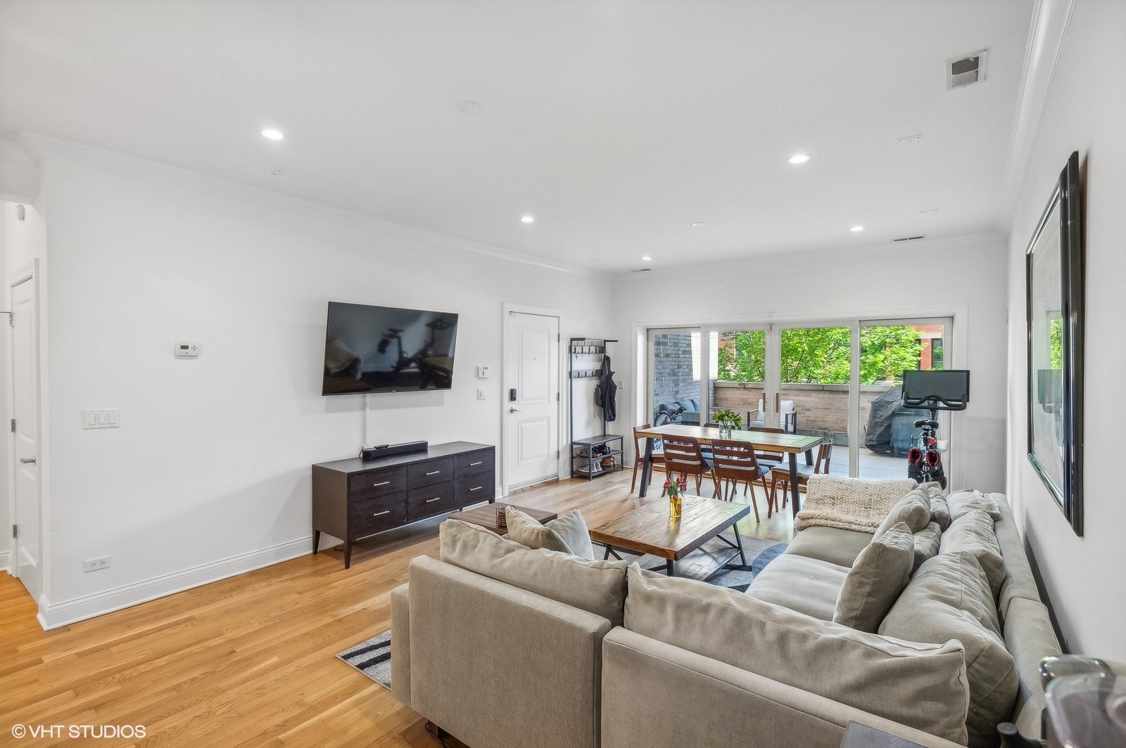 1454 N Milwaukee Avenue Unit: 2S