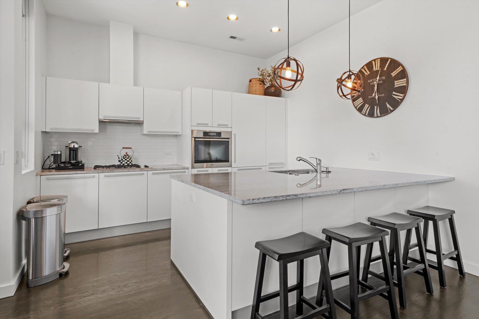 1750 N Clybourn Avenue Unit: 201