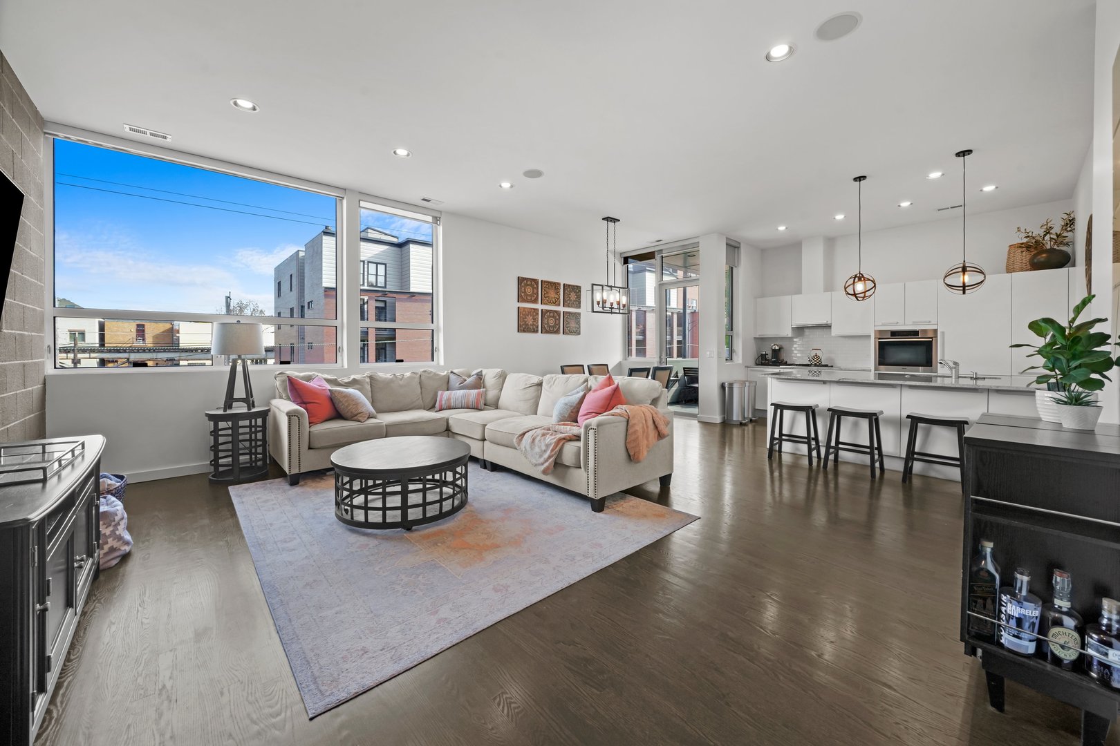 1750 N Clybourn Avenue Unit: 201