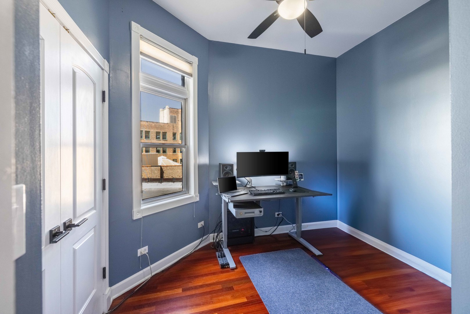 1933 W Irving Park Road Unit: 4