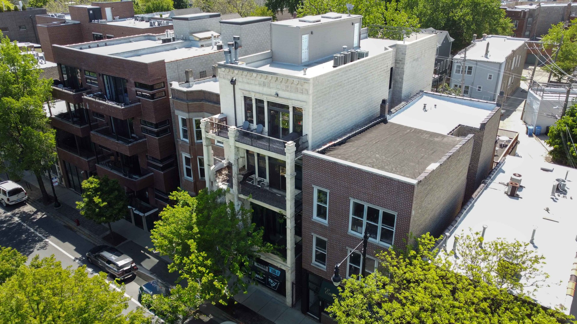 1933 W Irving Park Road Unit: 4