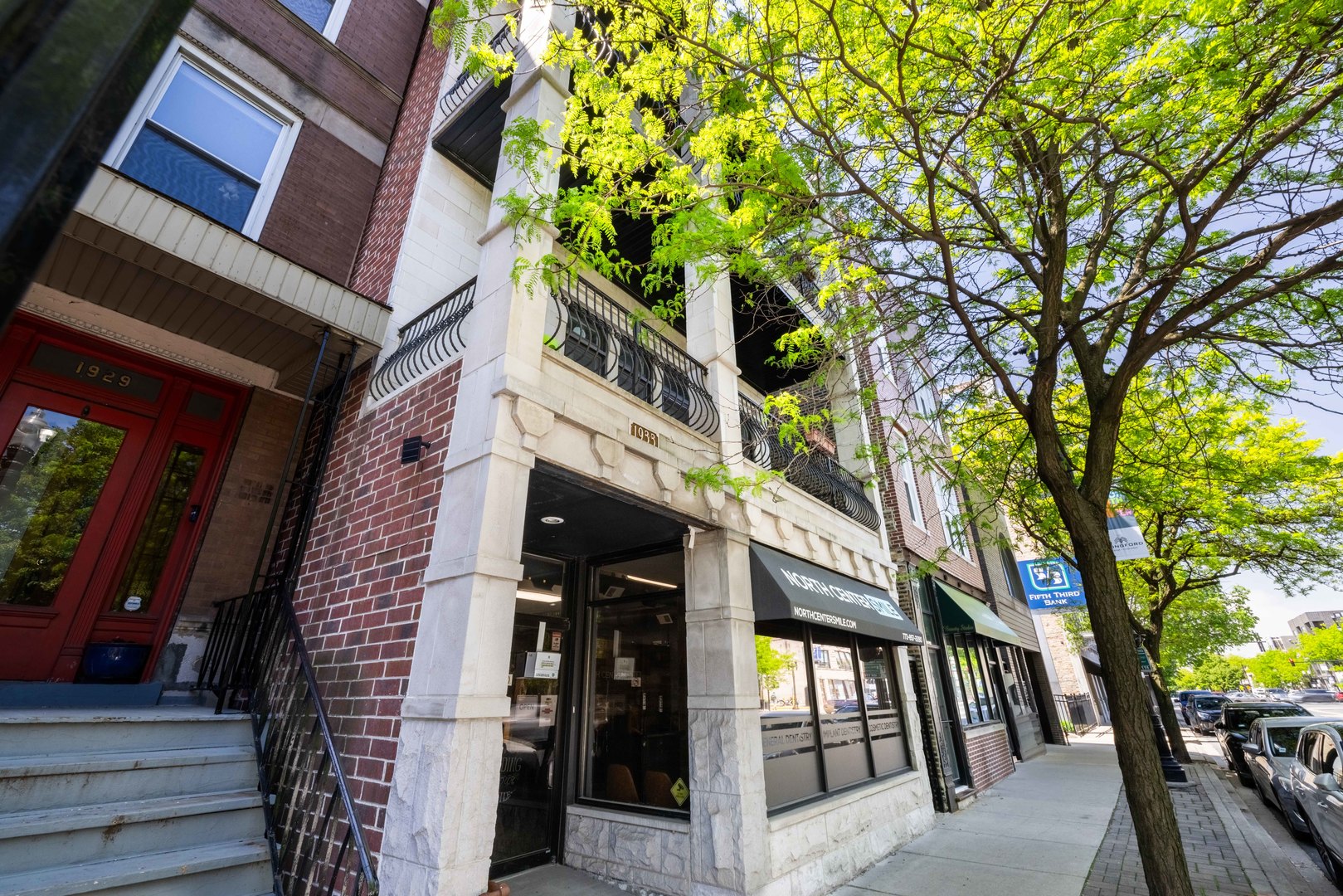 1933 W Irving Park Road Unit: 4