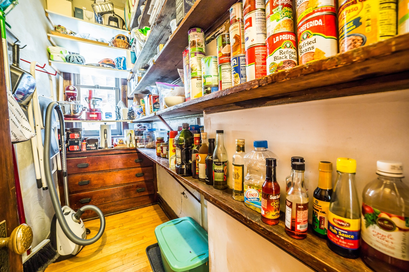 1033 W DAKIN Street Unit: 1