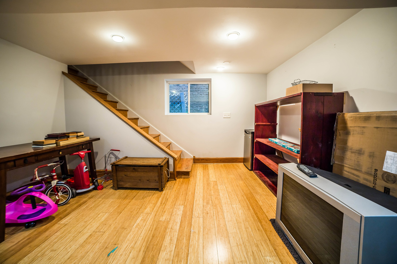 1033 W DAKIN Street Unit: 1