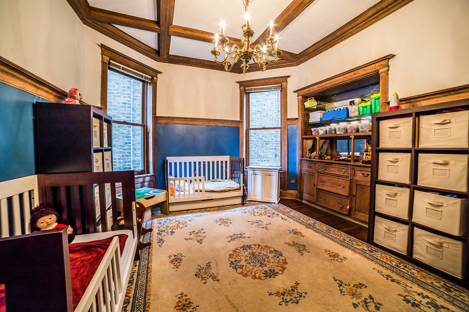 1033 W DAKIN Street Unit: 1