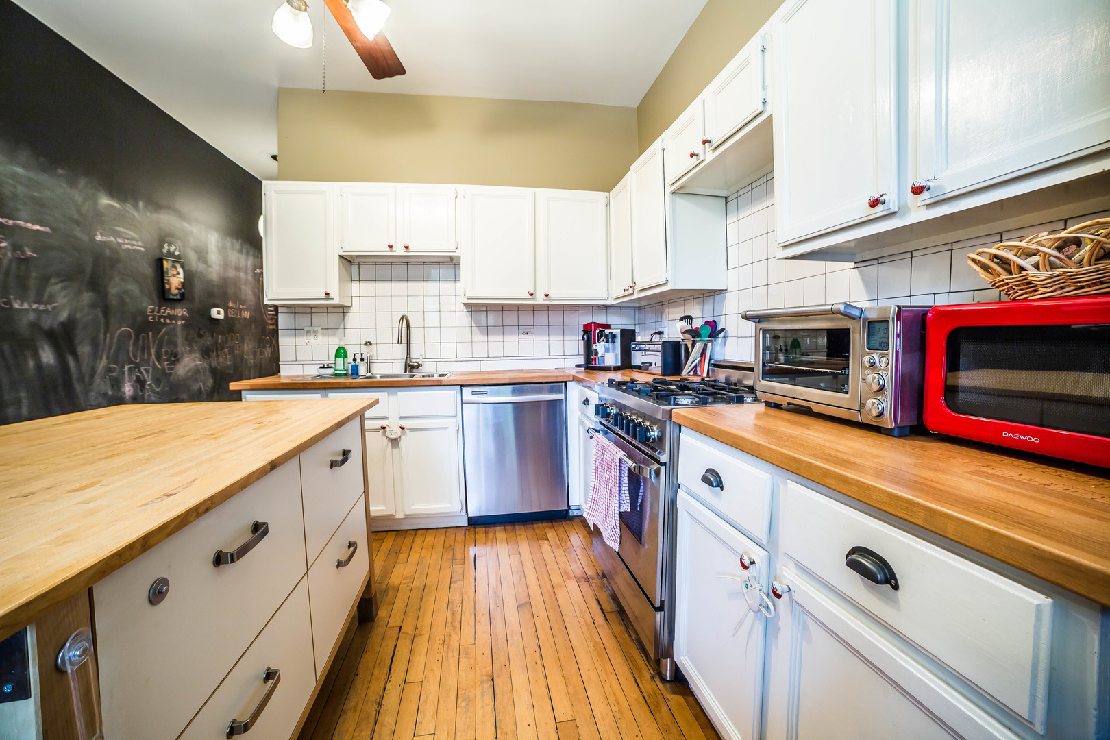 1033 W DAKIN Street Unit: 1