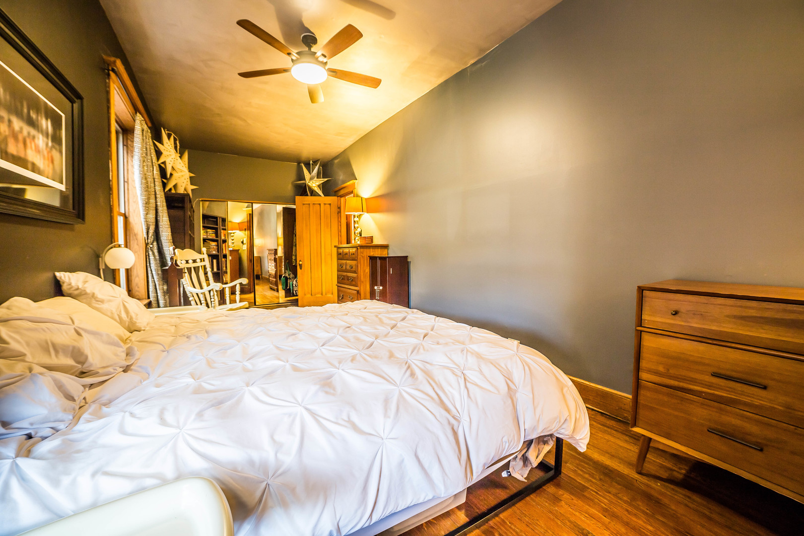 1033 W DAKIN Street Unit: 1