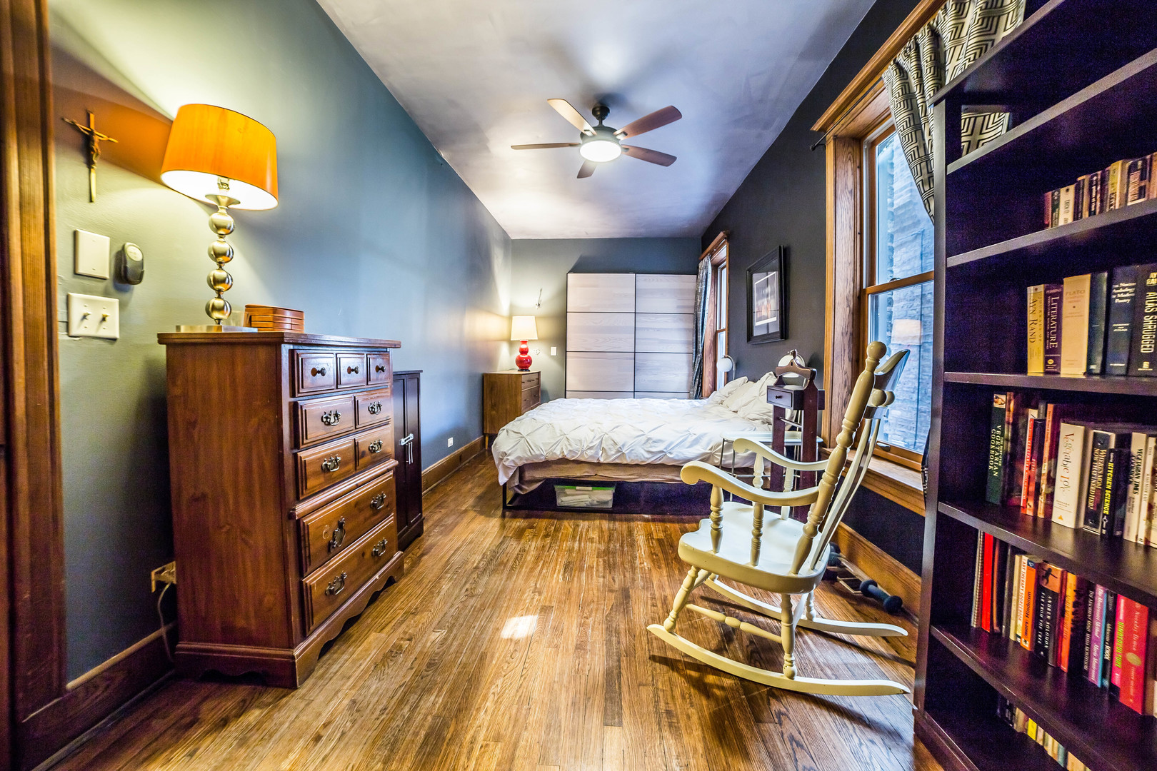 1033 W DAKIN Street Unit: 1