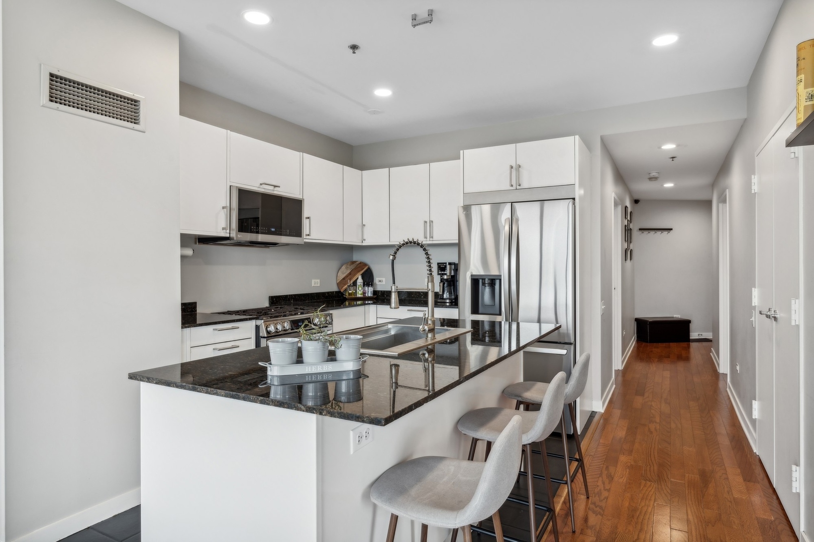 510 W Erie Street Unit: 603