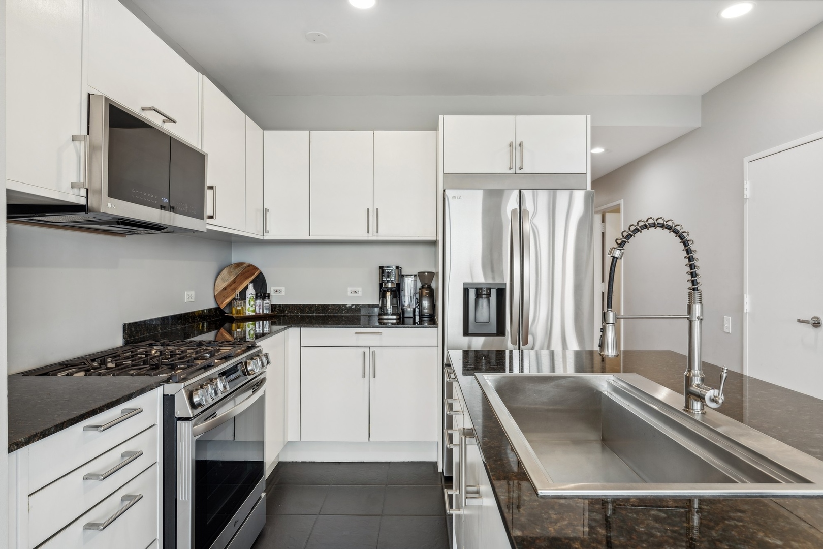 510 W Erie Street Unit: 603