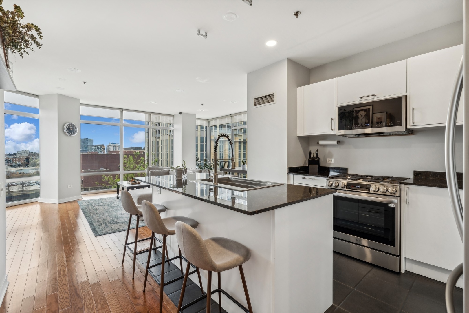 510 W Erie Street Unit: 603