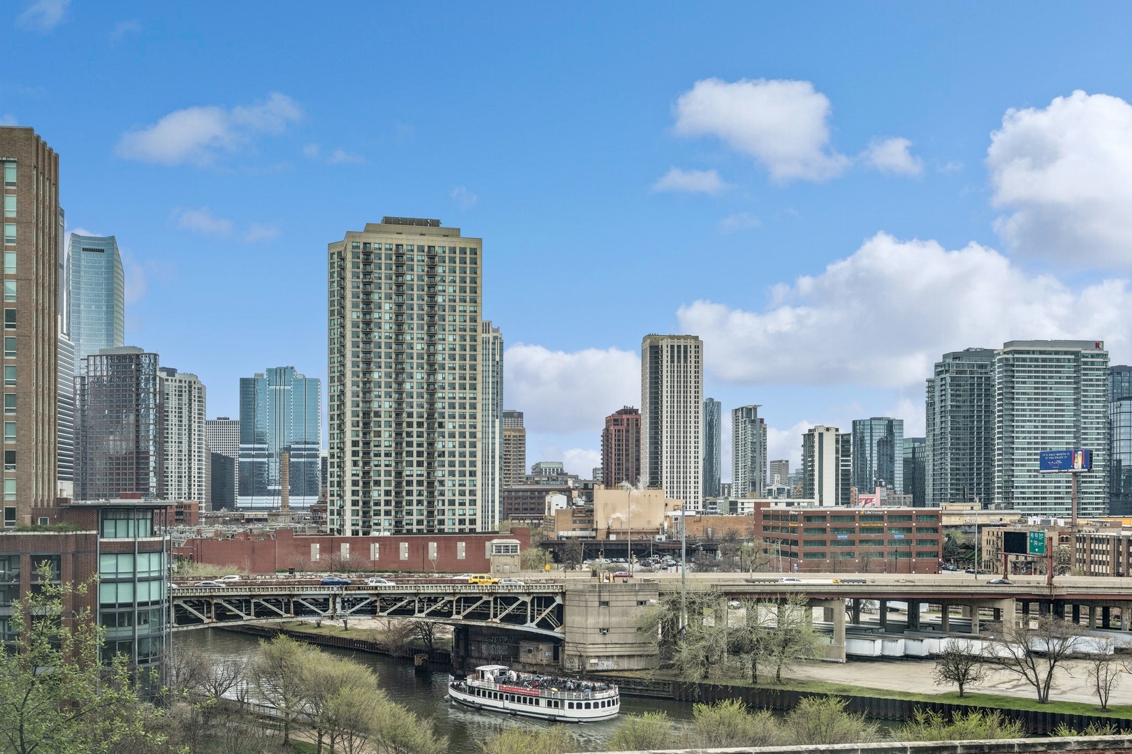 510 W Erie Street Unit: 603