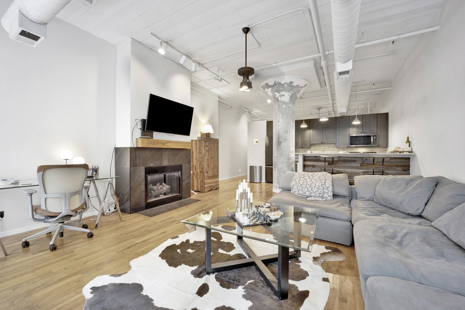 523 S Plymouth Court Unit: 803