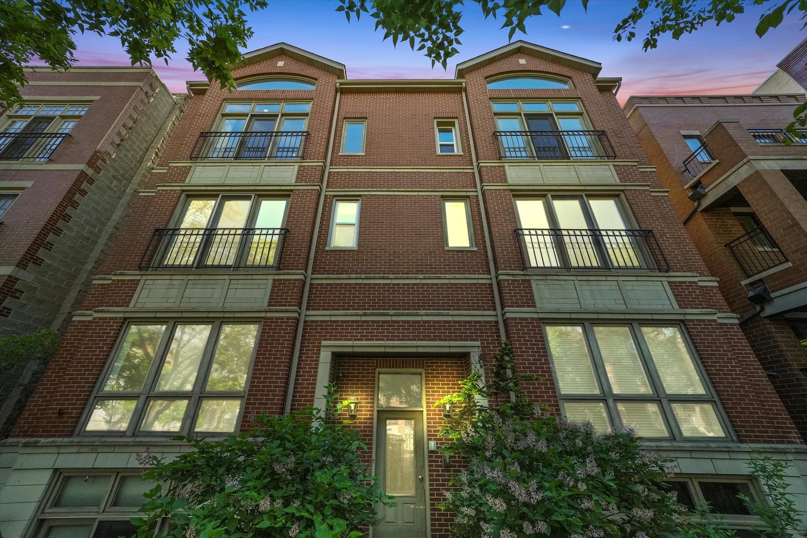 2947 N Damen Avenue Unit: 3