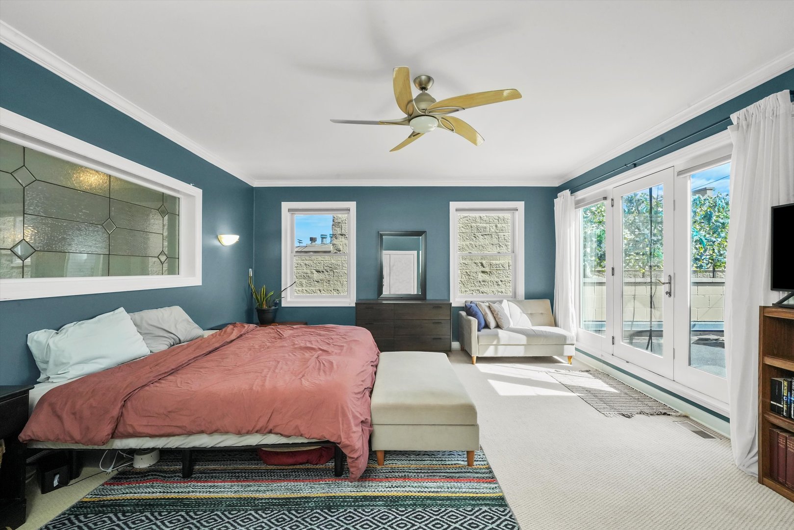 2947 N Damen Avenue Unit: 3