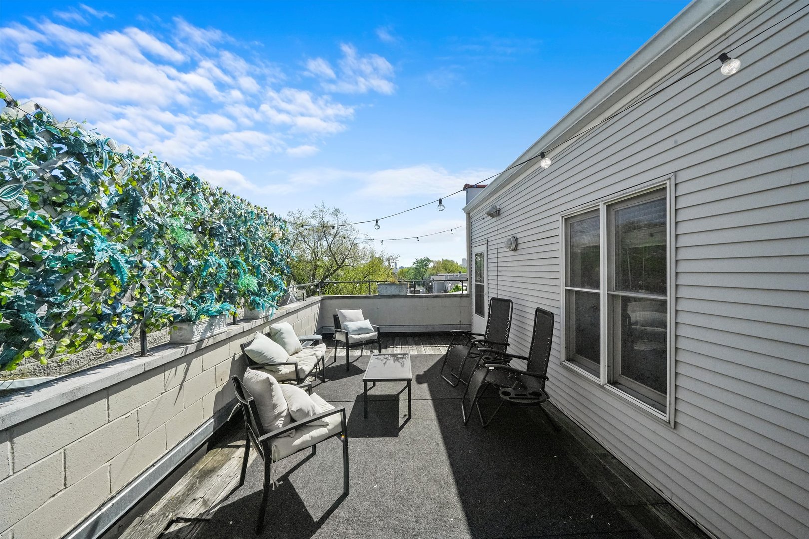 2947 N Damen Avenue Unit: 3