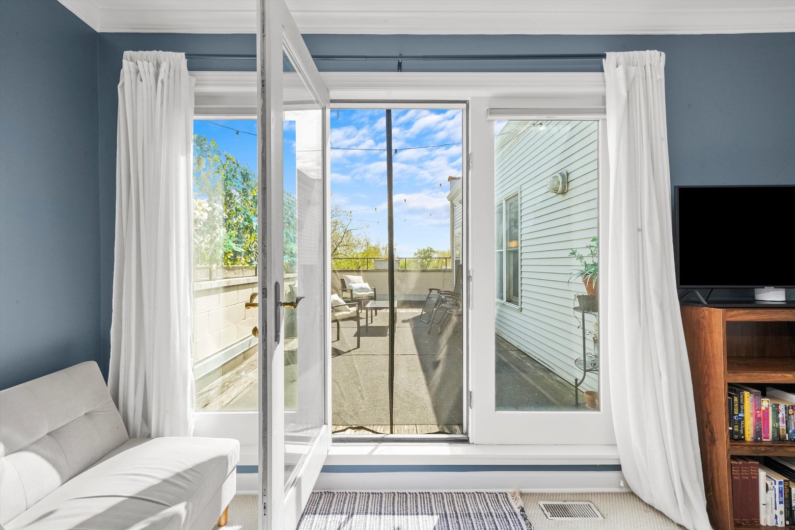 2947 N Damen Avenue Unit: 3