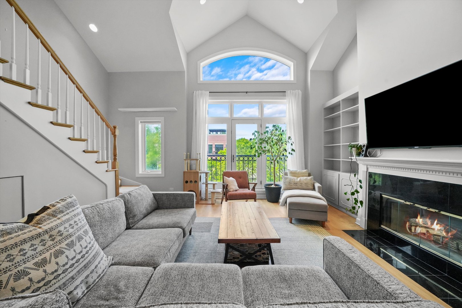 2947 N Damen Avenue Unit: 3