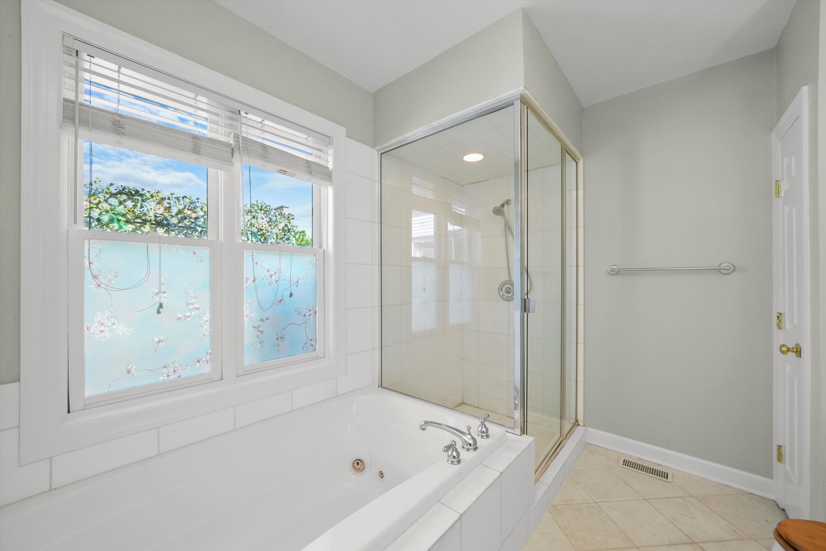 2947 N Damen Avenue Unit: 3