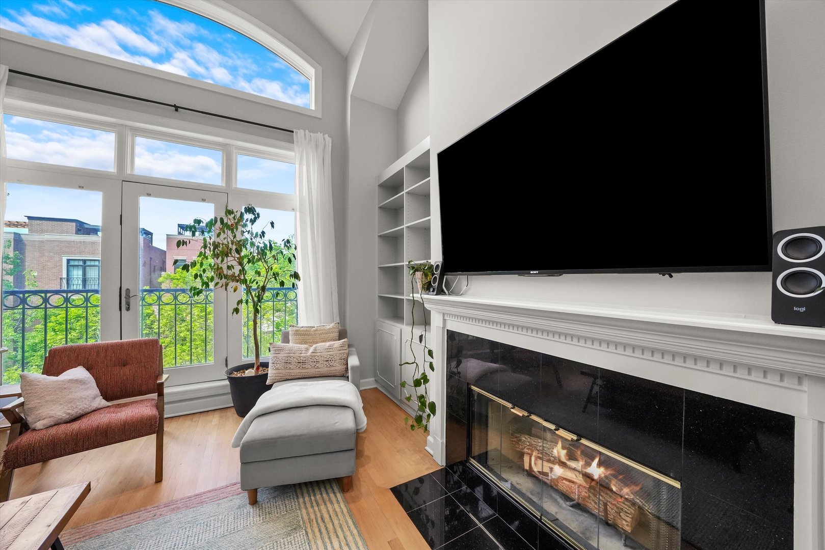 2947 N Damen Avenue Unit: 3