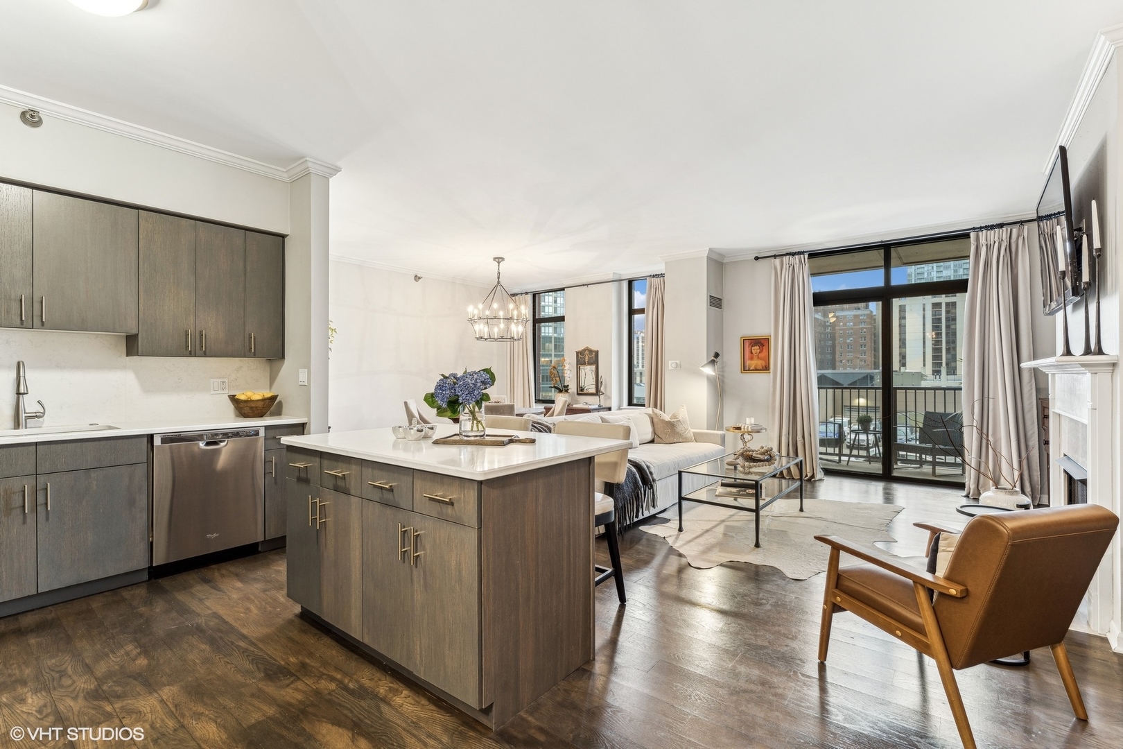 1122 N Dearborn Street Unit: 8E