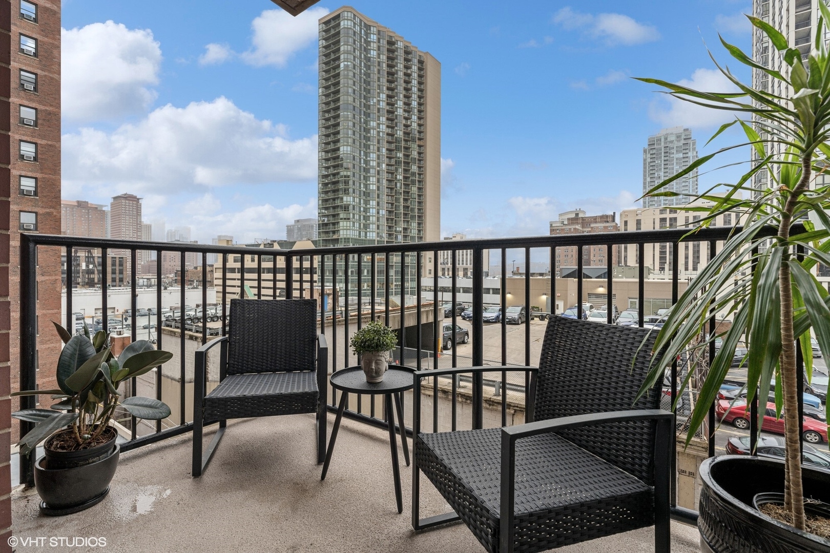 1122 N Dearborn Street Unit: 8E