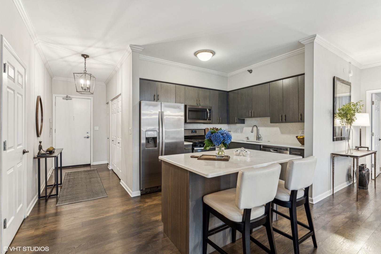 1122 N Dearborn Street Unit: 8E