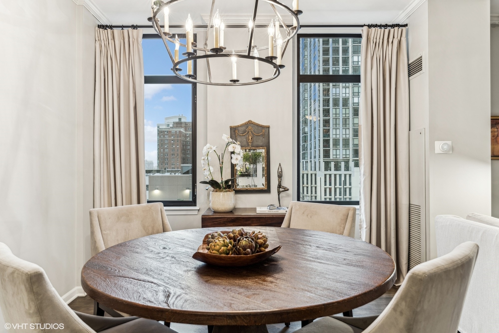 1122 N Dearborn Street Unit: 8E