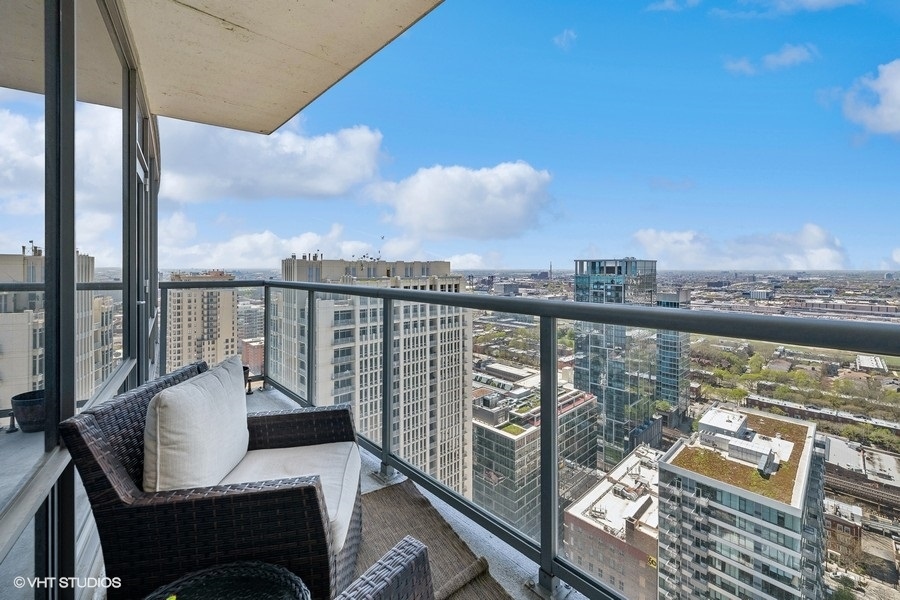 100 E 14th Street Unit: 3009