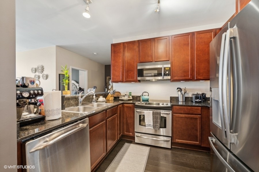 100 E 14th Street Unit: 3009