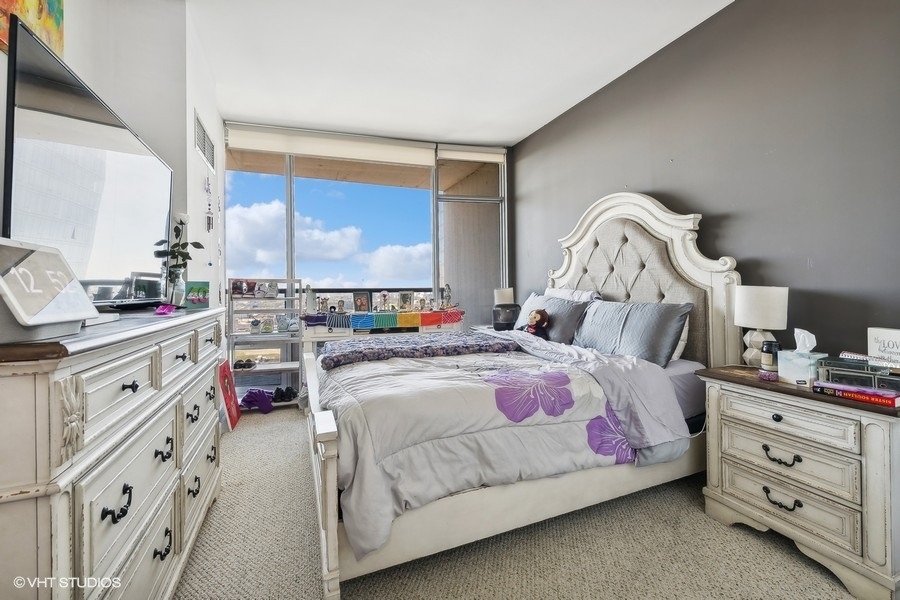 100 E 14th Street Unit: 3009