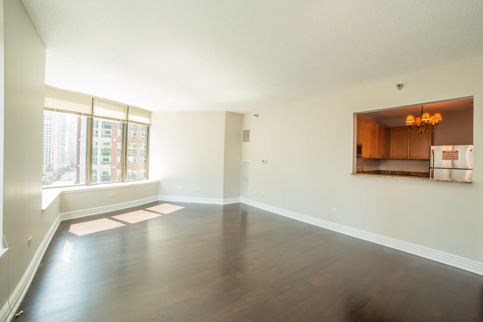 400 N LaSalle Street Unit: 904