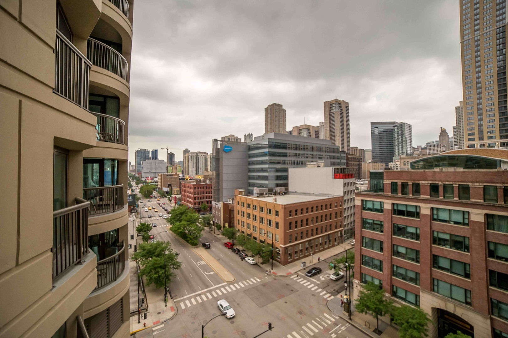 400 N LaSalle Street Unit: 904