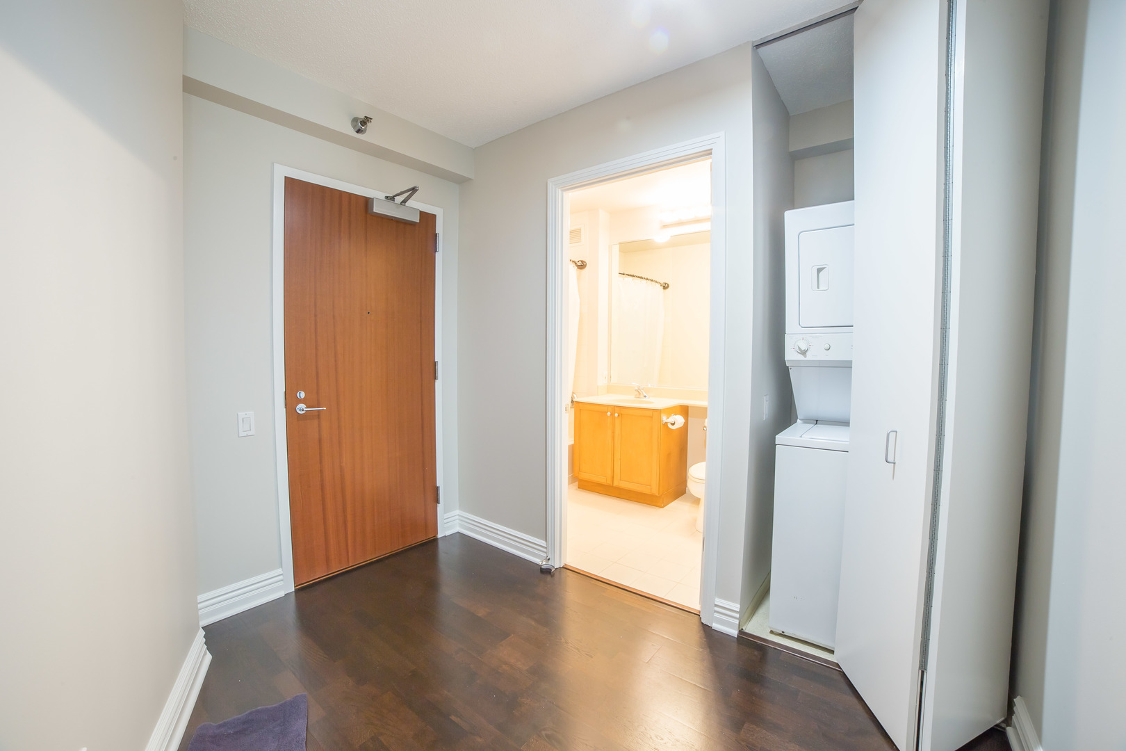 400 N LaSalle Street Unit: 904