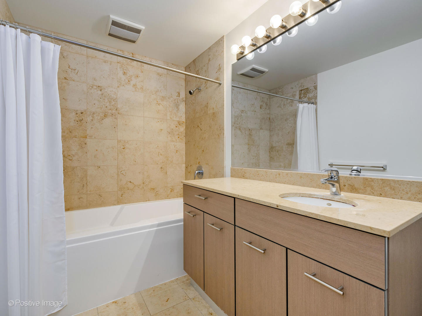 659 W Randolph Street Unit: 1712