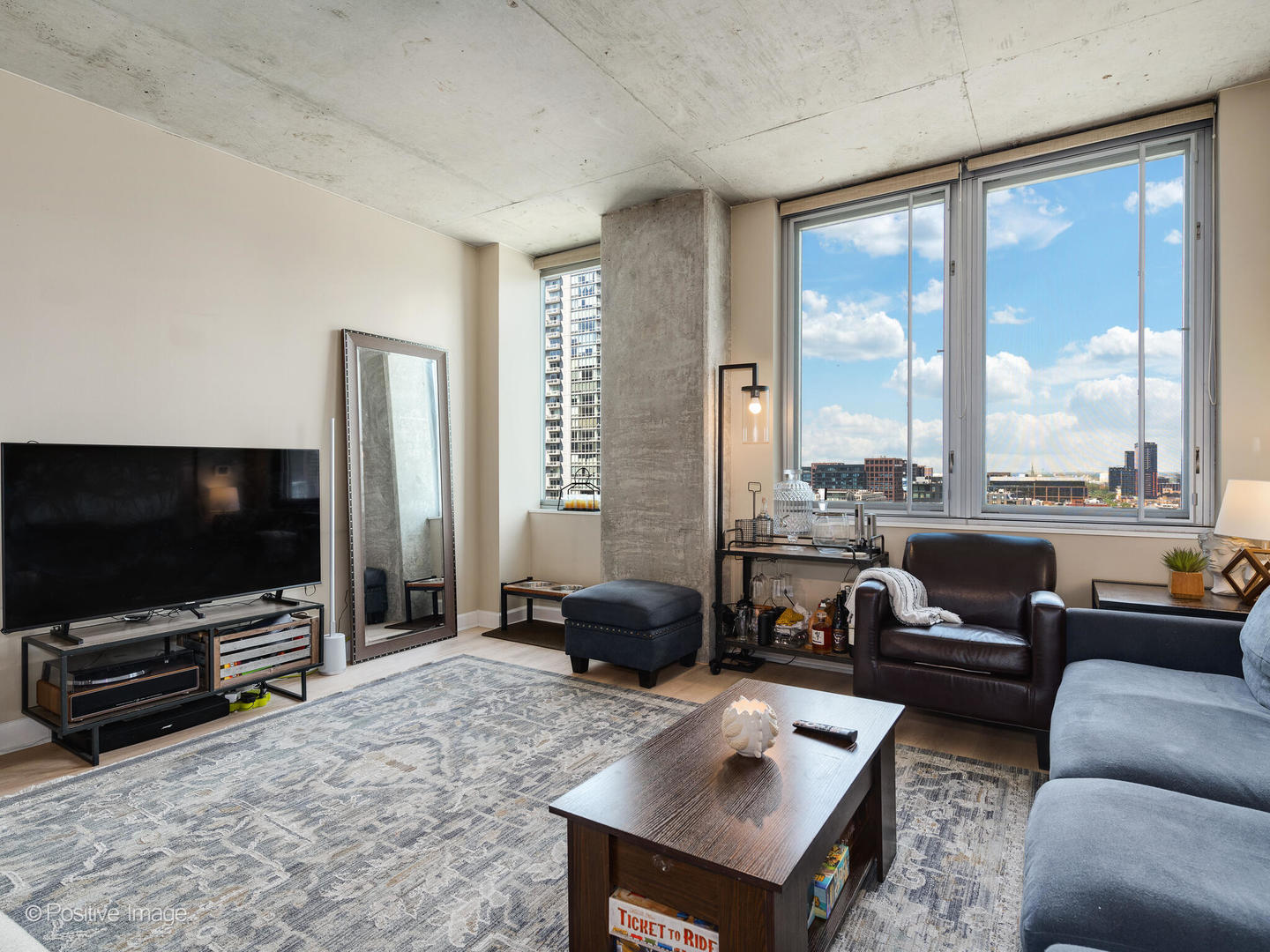 659 W Randolph Street Unit: 1712