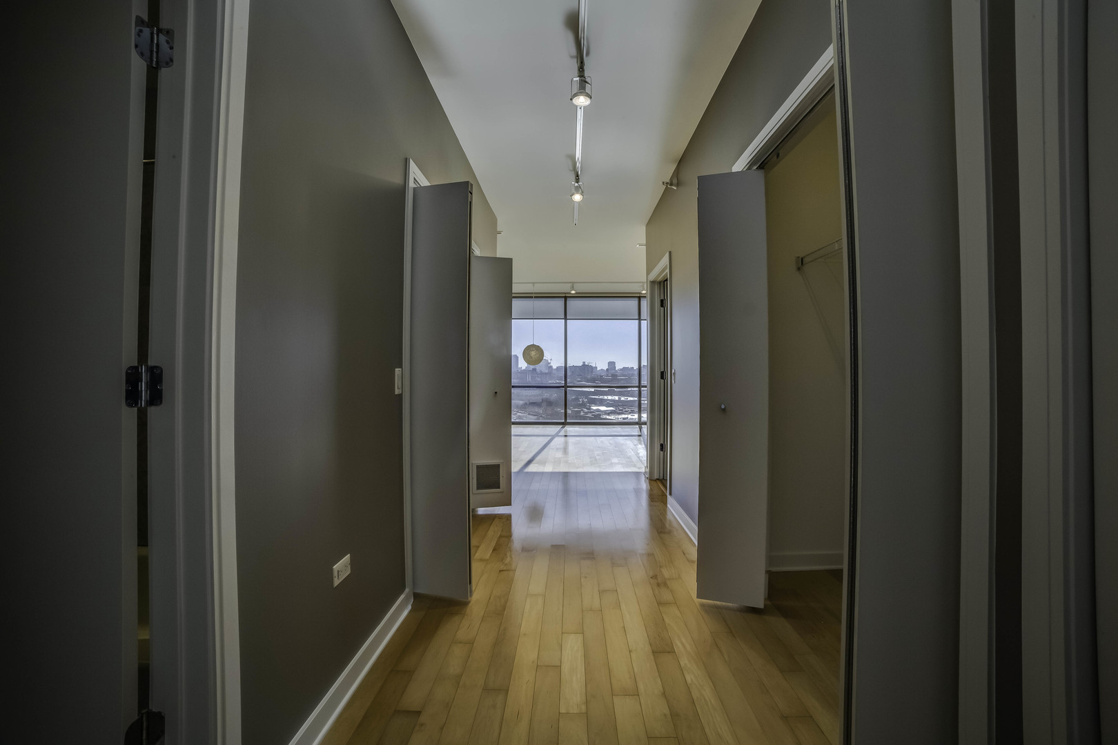 860 W Blackhawk Street Unit: 1208