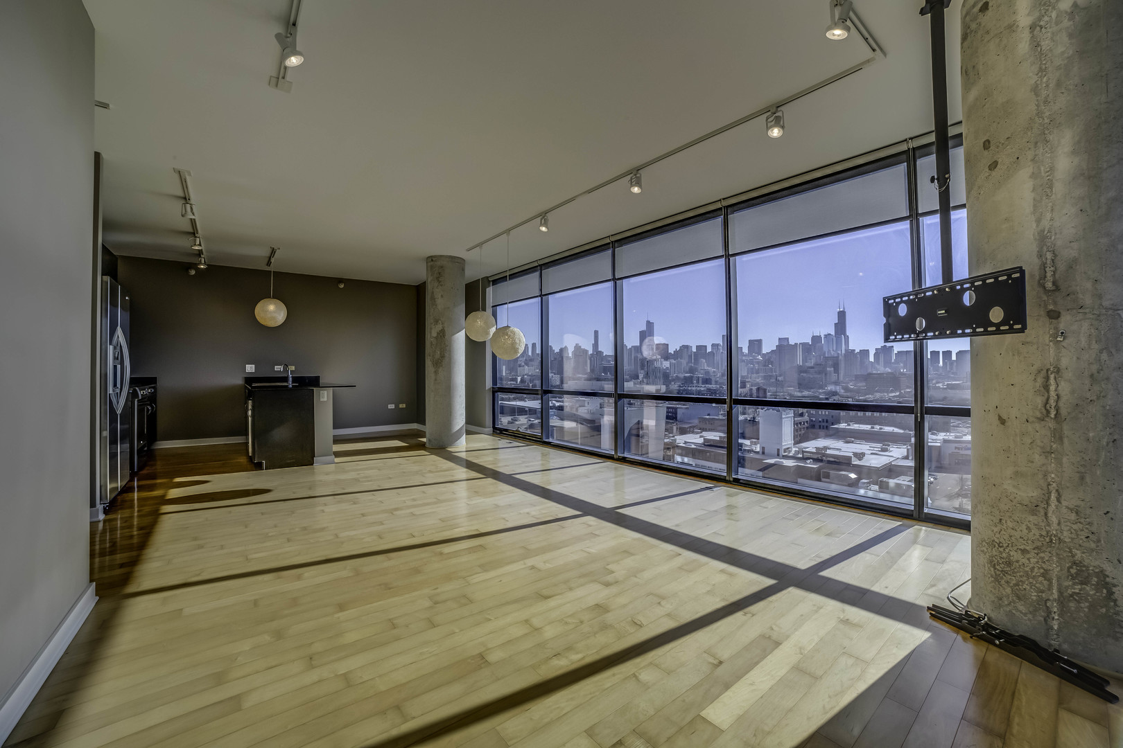 860 W Blackhawk Street Unit: 1208