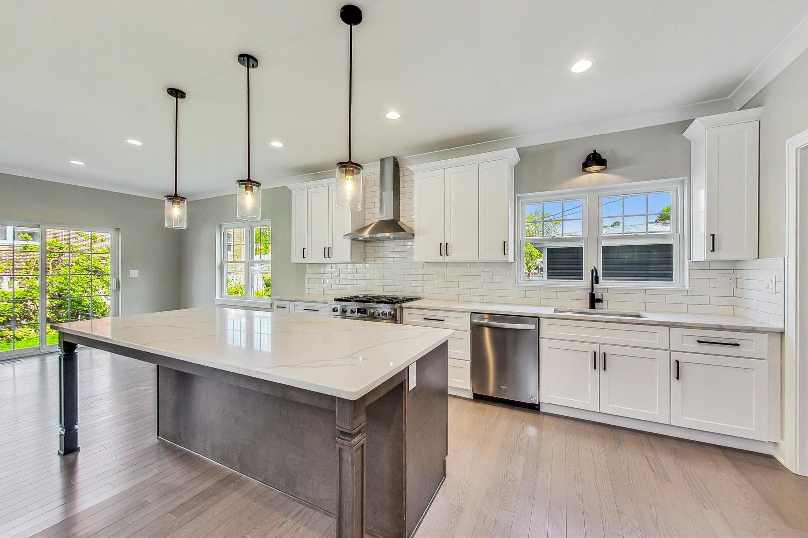 10430 S Sawyer Avenue