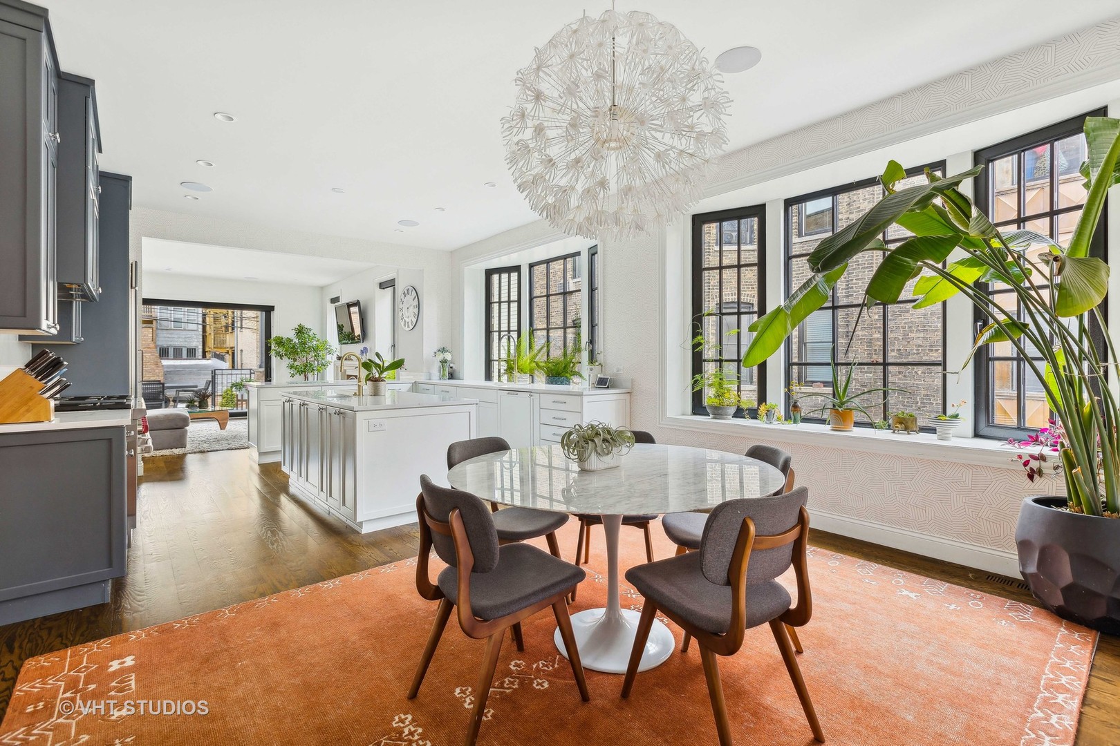 1436 W Berwyn Avenue