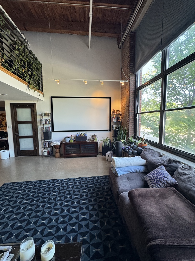 407 N Elizabeth Street Unit: 101B